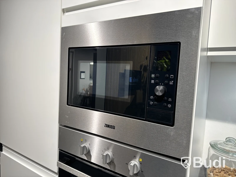 Mikrovågsugn, Zanussi ZMSN4CX ord. pris. ca 3.995 kr.