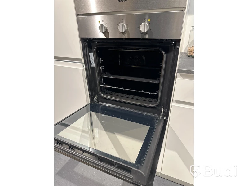 Ugn, Zanussi ZOB21601XU