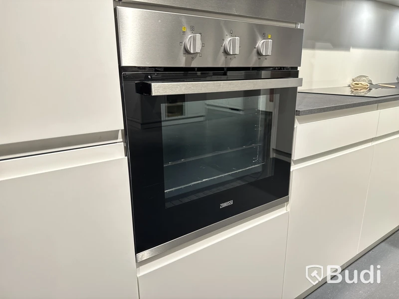 Ugn, Zanussi ZOB21601XU