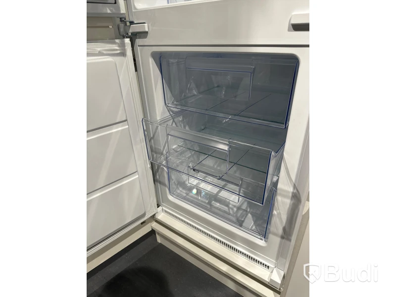 Integrerad kyl & frys, Zanussi ZNLN18FT1