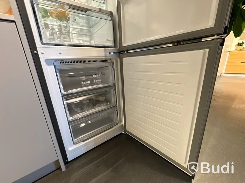 Fristående kyl & frys, Siemens KG39N7XEB ord. pris. ca 12. 999 kr.