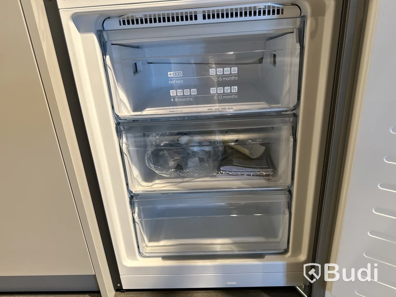 Fristående kyl & frys, Siemens KG39N7XEB ord. pris. ca 12. 999 kr.
