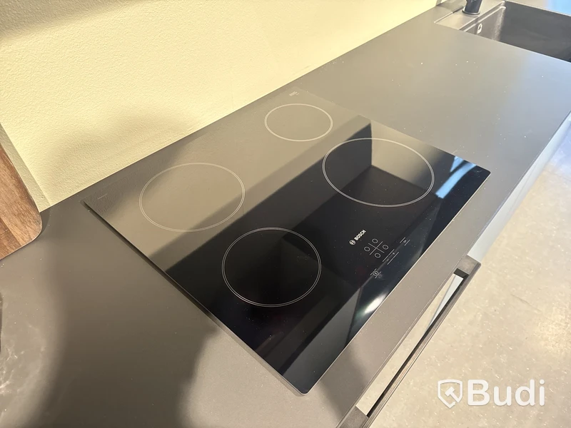 Glaskeramikhäll, Bosch PKE611D17E ord. pris. ca 3.490 kr