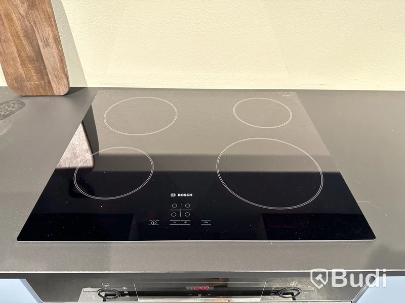 Glaskeramikhäll, Bosch PKE611D17E ord. pris. ca 3.490 kr