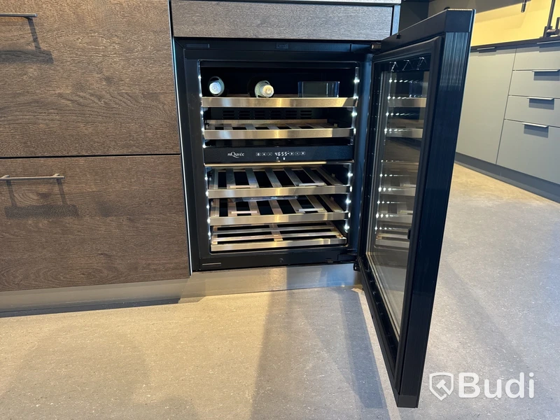 Vinkyl, WineCave WCD60FGBP-700 ord. pris. ca 19.995 kr.