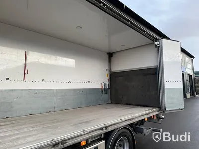 Lastbil Volvo FE 280 4x2 | 2018 | Skåp VAK med öppningsbarsida | Endast 7700 Mil