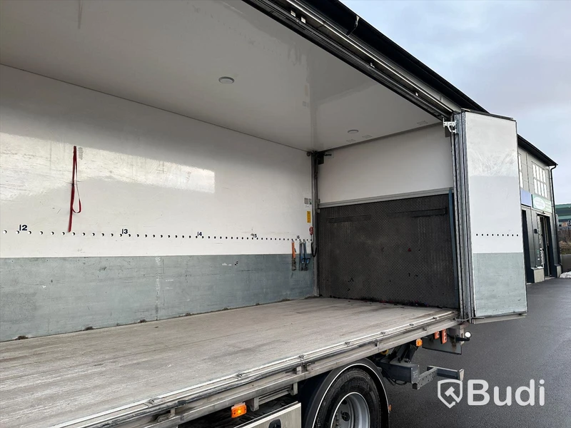 Lastbil Volvo FE 280 4x2 | 2018 | Skåp VAK med öppningsbarsida | Endast 7700 Mil