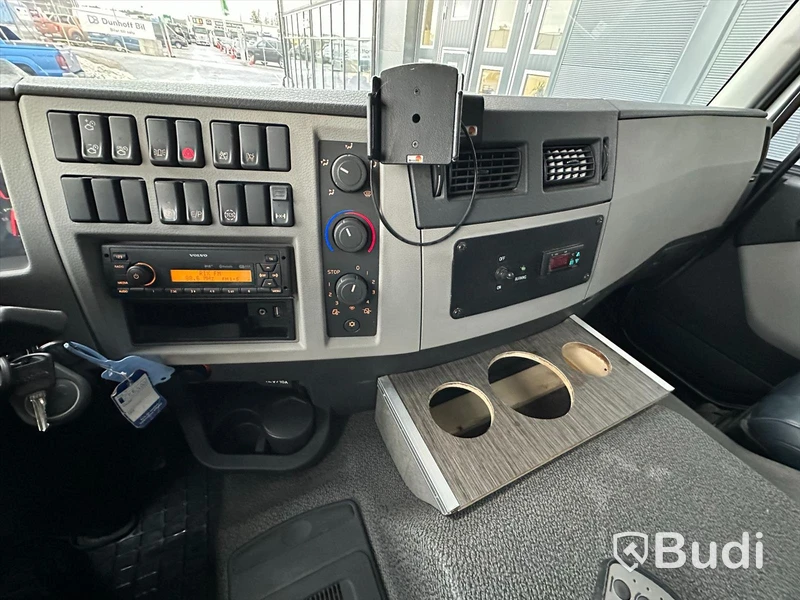 Lastbil Volvo FE 280 4x2 | 2018 | Skåp VAK med öppningsbarsida | Endast 7700 Mil