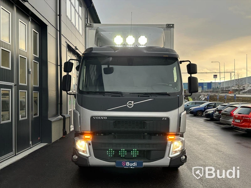 Lastbil Volvo FE 280 4x2 | 2018 | Skåp VAK med öppningsbarsida | Endast 7700 Mil