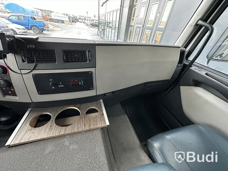 Lastbil Volvo FE 280 4x2 | 2018 | Skåp VAK med öppningsbarsida | Endast 7700 Mil