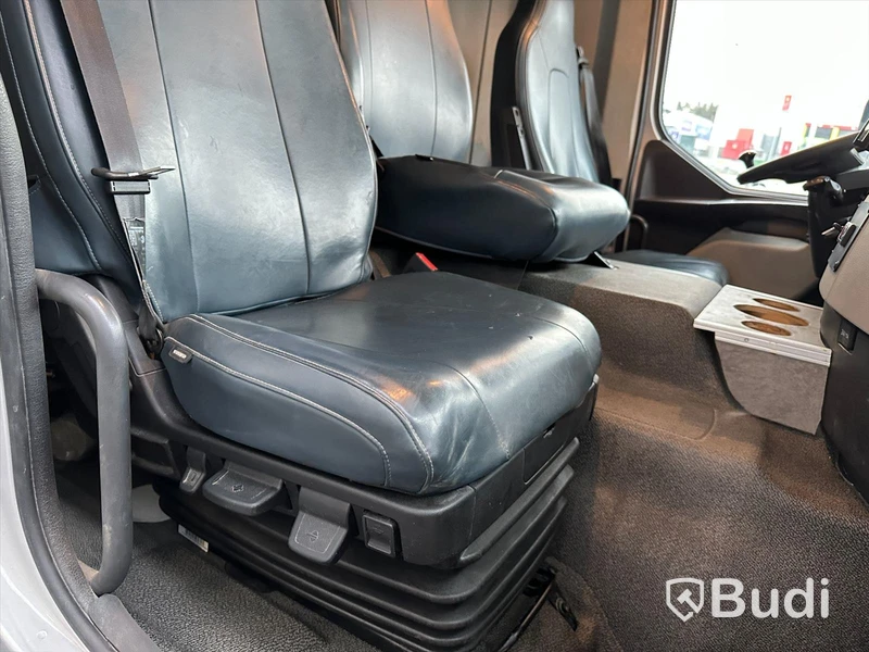 Lastbil Volvo FE 280 4x2 | 2018 | Skåp VAK med öppningsbarsida | Endast 7700 Mil