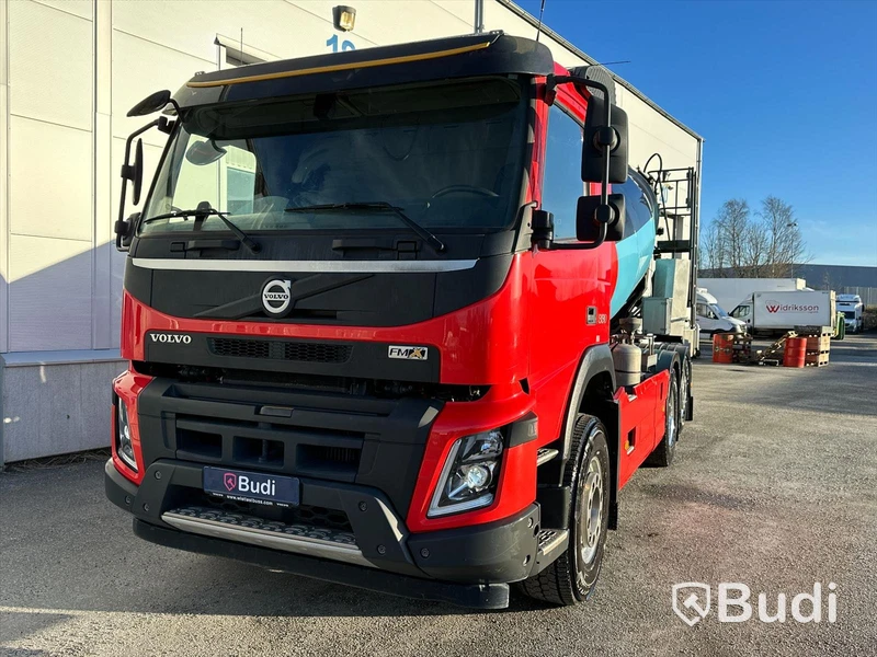 Betongbil Volvo FMX 330 6x2 | Saraka byggnation | 2017 | Endast 139100km
