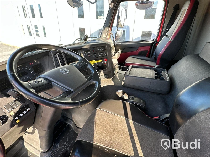 Betongbil Volvo FMX 330 6x2 | Saraka byggnation | 2017 | Endast 139100km