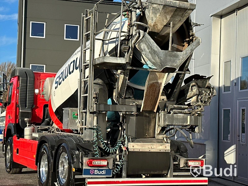 Betongbil Volvo FMX 330 6x2 | Saraka byggnation | 2017 | Endast 139100km