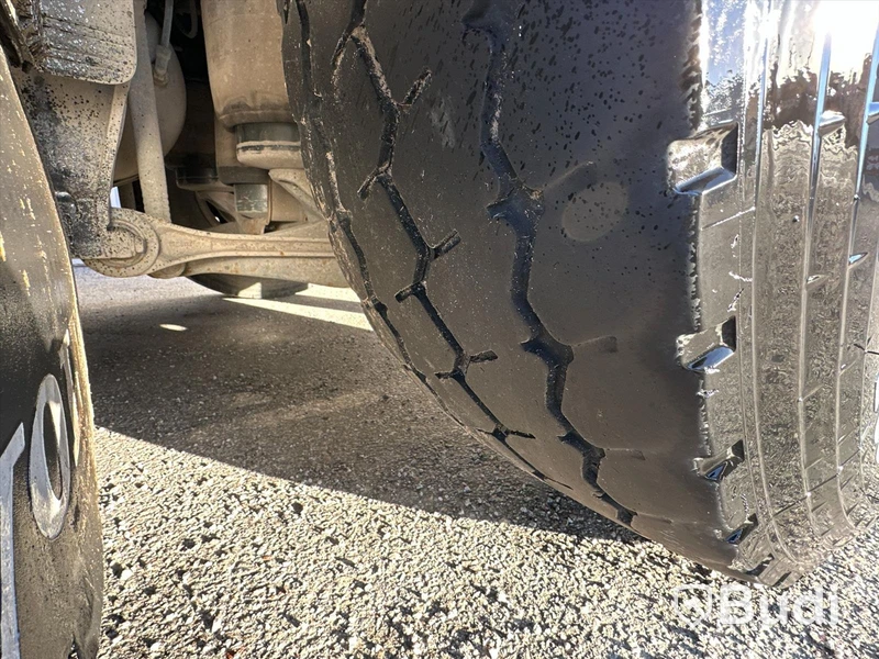 Betongbil Volvo FMX 330 6x2 | Saraka byggnation | 2017 | Endast 139100km