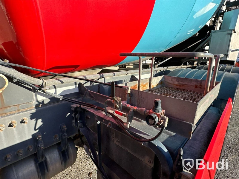 Betongbil Volvo FMX 330 6x2 | Saraka byggnation | 2017 | Endast 139100km