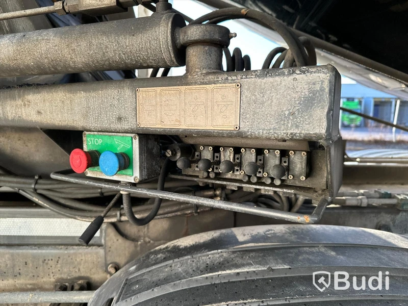Betongbil Volvo FMX 330 6x2 | Saraka byggnation | 2017 | Endast 139100km