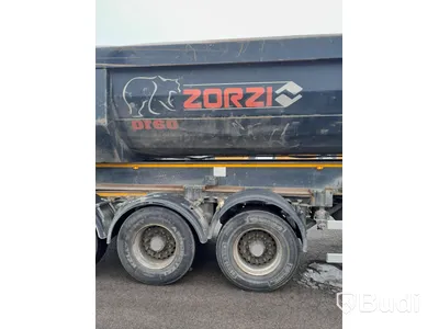 Dragbil Mercedes-Benz Arocs 3358-2015 med Zorzi asfaltstrailer -2014