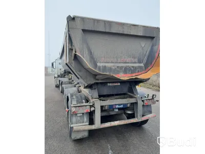 Dragbil Mercedes-Benz Arocs 3358-2015 med Zorzi asfaltstrailer -2014