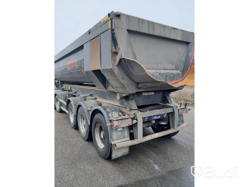 Dragbil Mercedes-Benz Arocs 3358-2015 med Zorzi asfaltstrailer -2014