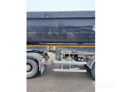 Dragbil Mercedes-Benz Arocs 3358-2015 med Zorzi asfaltstrailer -2014