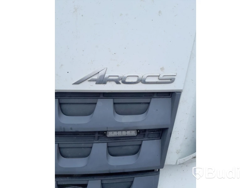 Dragbil Mercedes-Benz Arocs 3358-2015 med Zorzi asfaltstrailer -2014
