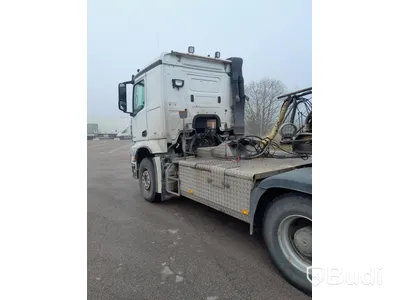 Dragbil Mercedes-Benz Arocs 3358-2015 med Zorzi asfaltstrailer -2014