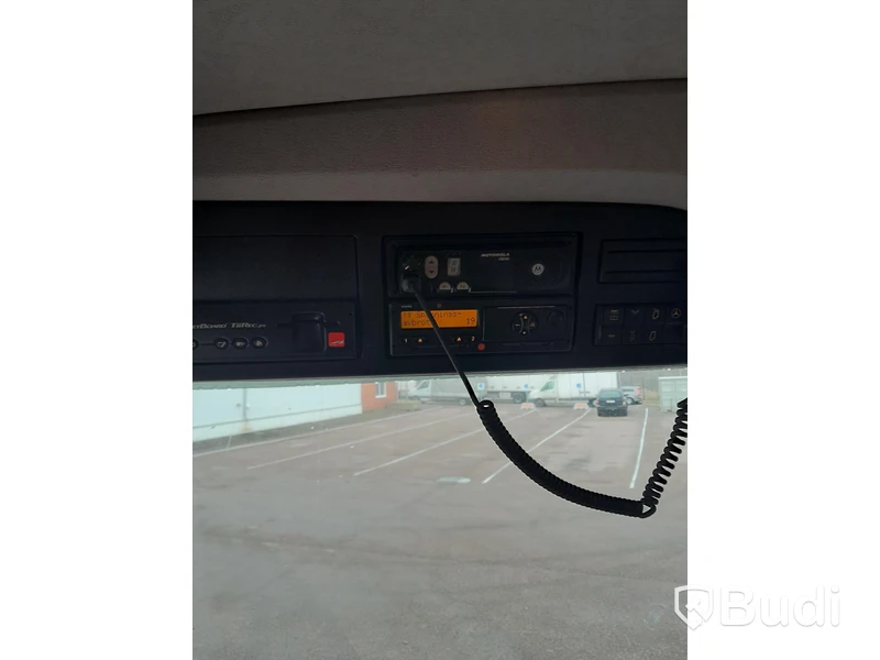 Dragbil Mercedes-Benz Arocs 3358-2015 med Zorzi asfaltstrailer -2014