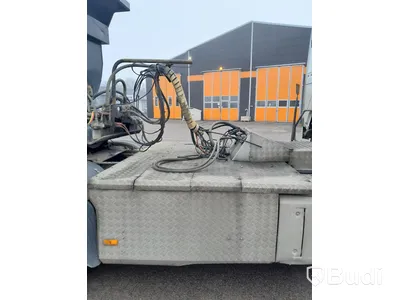 Dragbil Mercedes-Benz Arocs 3358-2015 med Zorzi asfaltstrailer -2014