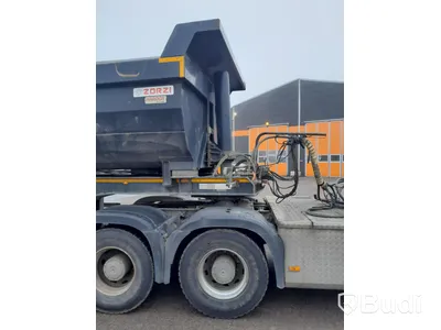 Dragbil Mercedes-Benz Arocs 3358-2015 med Zorzi asfaltstrailer -2014