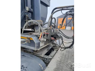 Dragbil Mercedes-Benz Arocs 3358-2015 med Zorzi asfaltstrailer -2014
