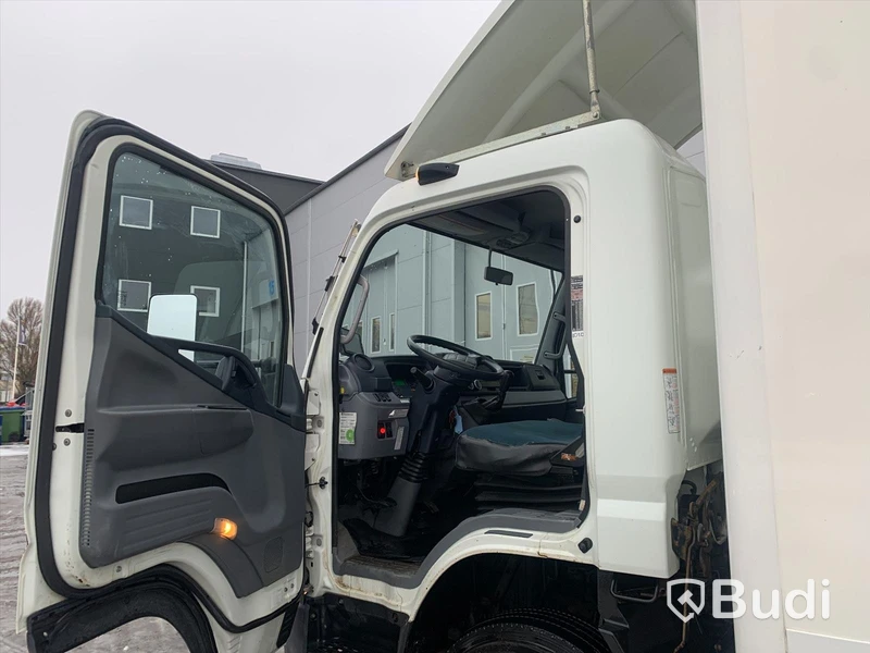 Lastbil Mitsubishi Fuso Canter 7C15 | 2014 | Walther skåp med bakgavelslyft.