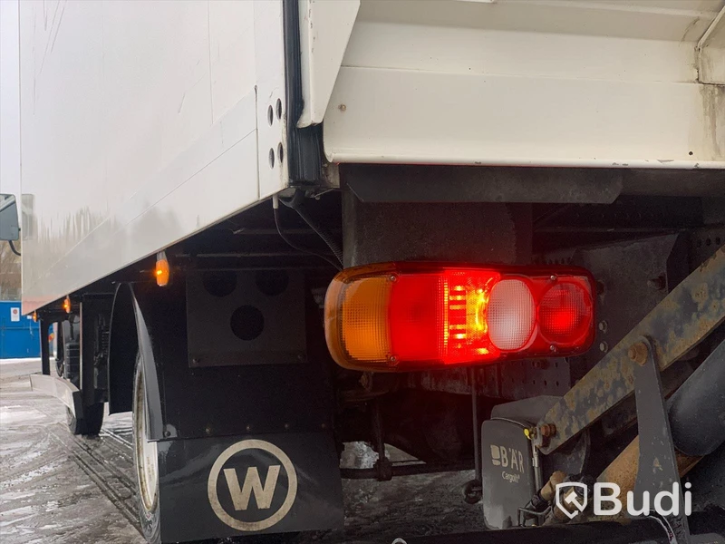 Lastbil Mitsubishi Fuso Canter 7C15 | 2014 | Walther skåp med bakgavelslyft.