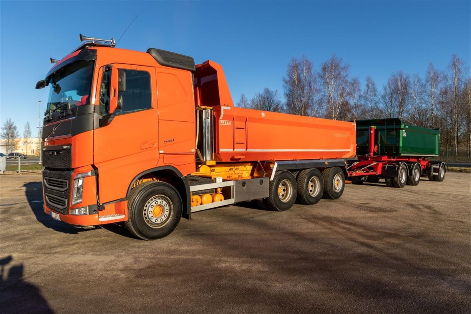 Dumperbil Volvo Fh16 8x4 540-2018 | Fassi | Släp Nor Slep SL-32TT - 2022