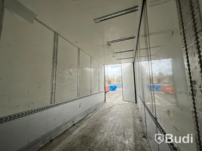 Lastbil Mercedes-Benz Actros 2551, 2014 - med Skabskåp - öppningsbar sida och baklyft