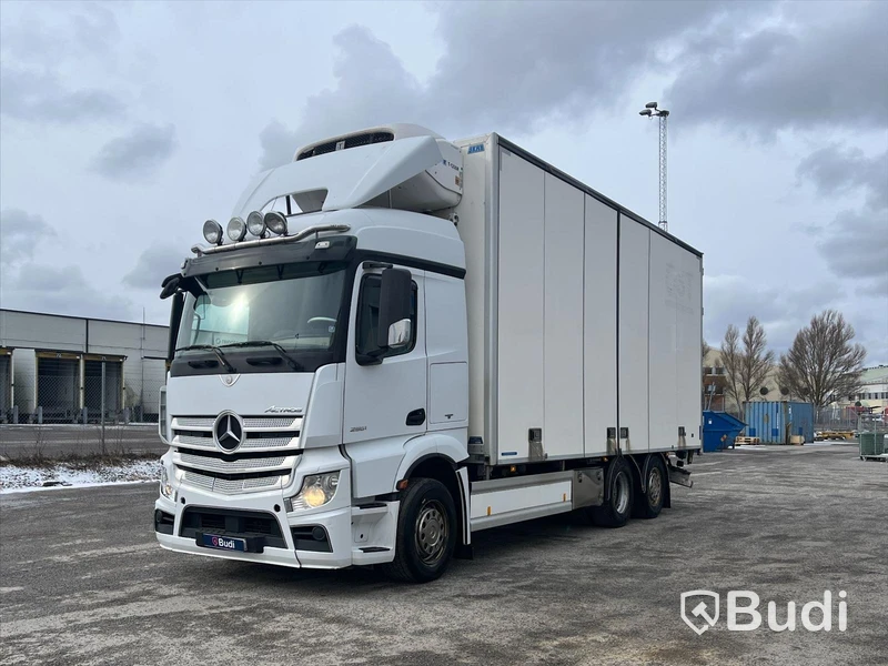 Lastbil Mercedes-Benz Actros 2551, 2014 - med Skabskåp - öppningsbar sida och baklyft