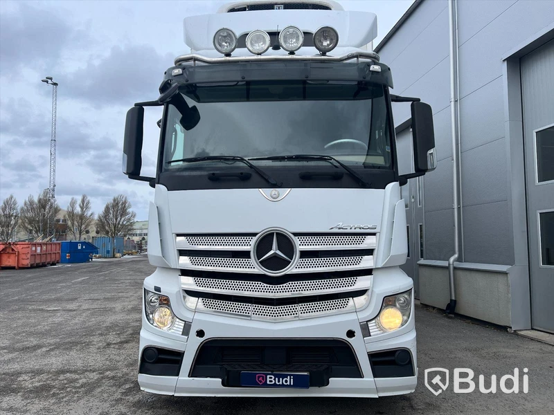 Lastbil Mercedes-Benz Actros 2551, 2014 - med Skabskåp - öppningsbar sida och baklyft