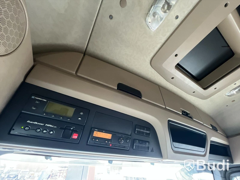 Lastbil Mercedes-Benz Actros 2551, 2014 - med Skabskåp - öppningsbar sida och baklyft