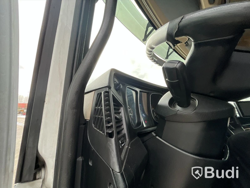 Lastbil Mercedes-Benz Actros 2551, 2014 - med Skabskåp - öppningsbar sida och baklyft