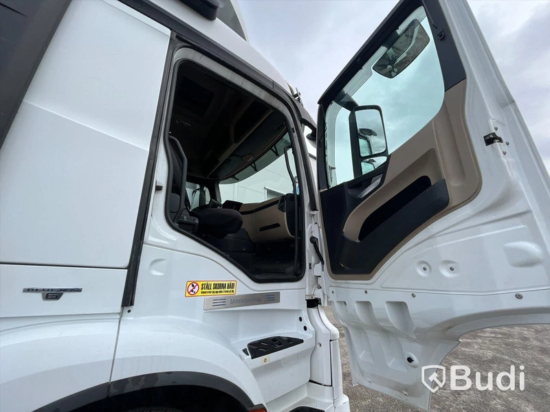 Lastbil Mercedes-Benz Actros 2551, 2014 - med Skabskåp - öppningsbar sida och baklyft