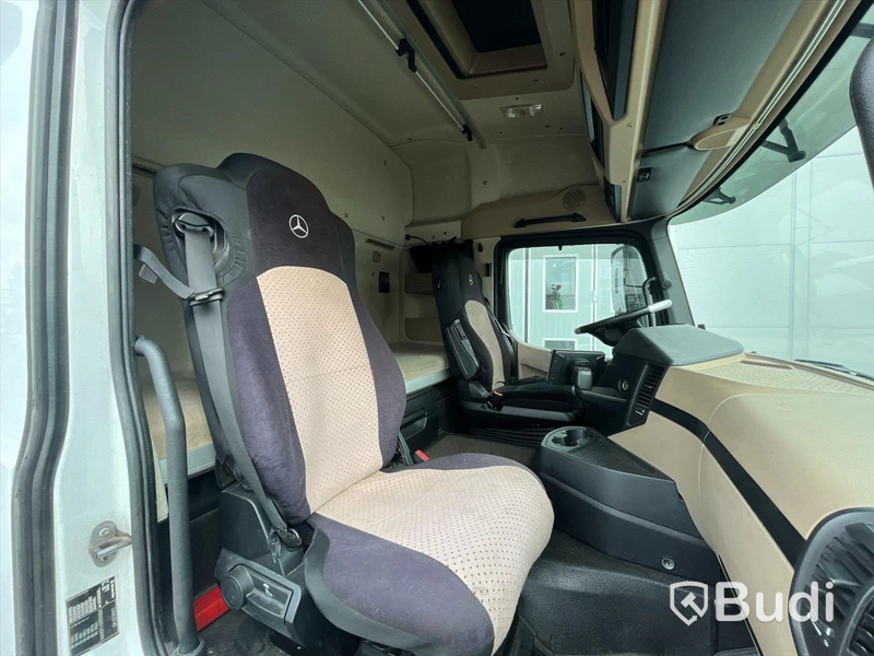 Lastbil Mercedes-Benz Actros 2551, 2014 - med Skabskåp - öppningsbar sida och baklyft
