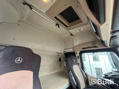 Lastbil Mercedes-Benz Actros 2551, 2014 - med Skabskåp - öppningsbar sida och baklyft