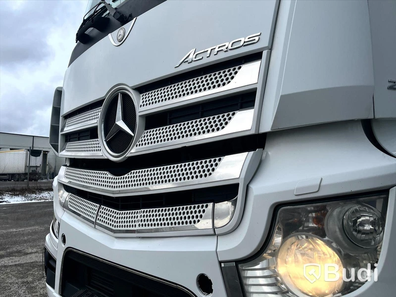 Lastbil Mercedes-Benz Actros 2551, 2014 - med Skabskåp - öppningsbar sida och baklyft