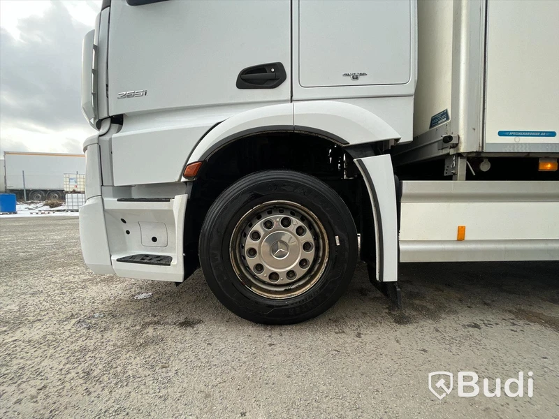 Lastbil Mercedes-Benz Actros 2551, 2014 - med Skabskåp - öppningsbar sida och baklyft