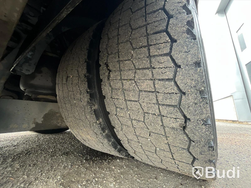 Lastbil Mercedes-Benz Actros 2551, 2014 - med Skabskåp - öppningsbar sida och baklyft
