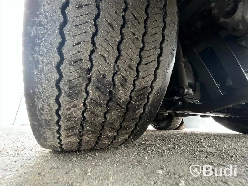 Lastbil Mercedes-Benz Actros 2551, 2014 - med Skabskåp - öppningsbar sida och baklyft