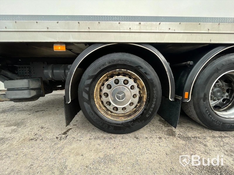 Lastbil Mercedes-Benz Actros 2551, 2014 - med Skabskåp - öppningsbar sida och baklyft