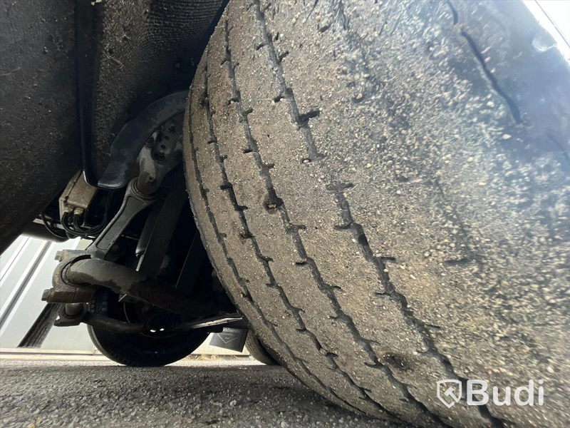 Lastbil Mercedes-Benz Actros 2551, 2014 - med Skabskåp - öppningsbar sida och baklyft