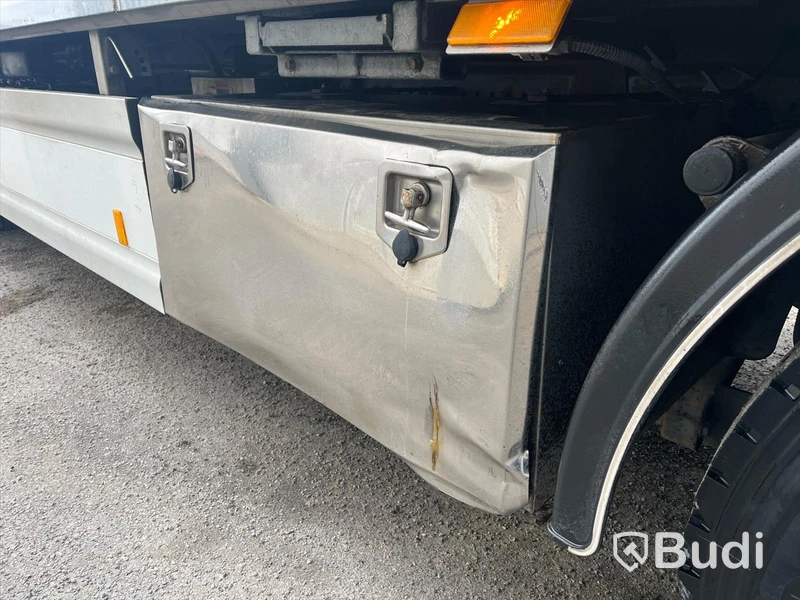 Lastbil Mercedes-Benz Actros 2551, 2014 - med Skabskåp - öppningsbar sida och baklyft