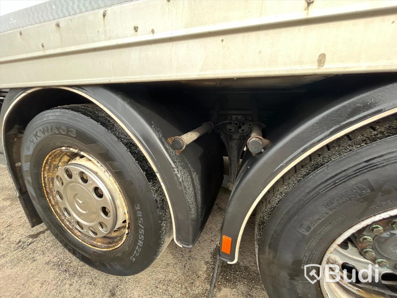 Lastbil Mercedes-Benz Actros 2551, 2014 - med Skabskåp - öppningsbar sida och baklyft